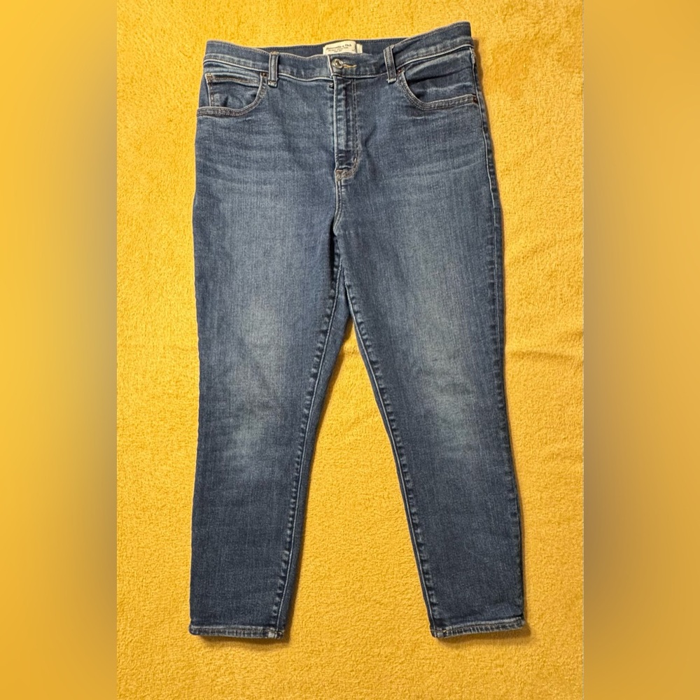 Abercrombie & Fitch Dark Blue Skinny Ankle Jeans